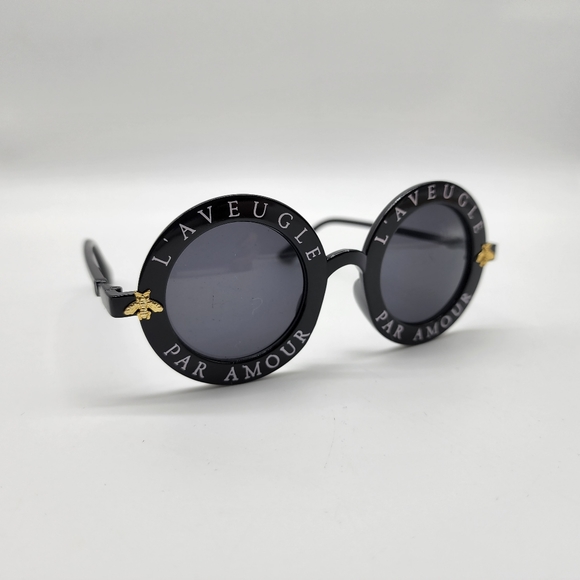 Accessories - NWOT Black French 'Blind for love' Round Oversized Sunglasses